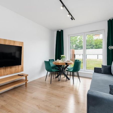 Apartments With Garden Dmowskiego 81 By Noclegi Renters Poznan Bagian luar foto