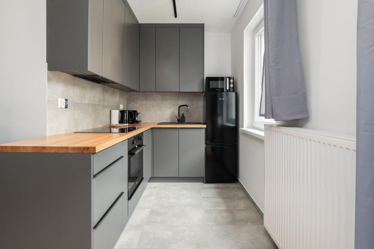 Apartments With Garden Dmowskiego 81 By Noclegi Renters Poznan Bagian luar foto